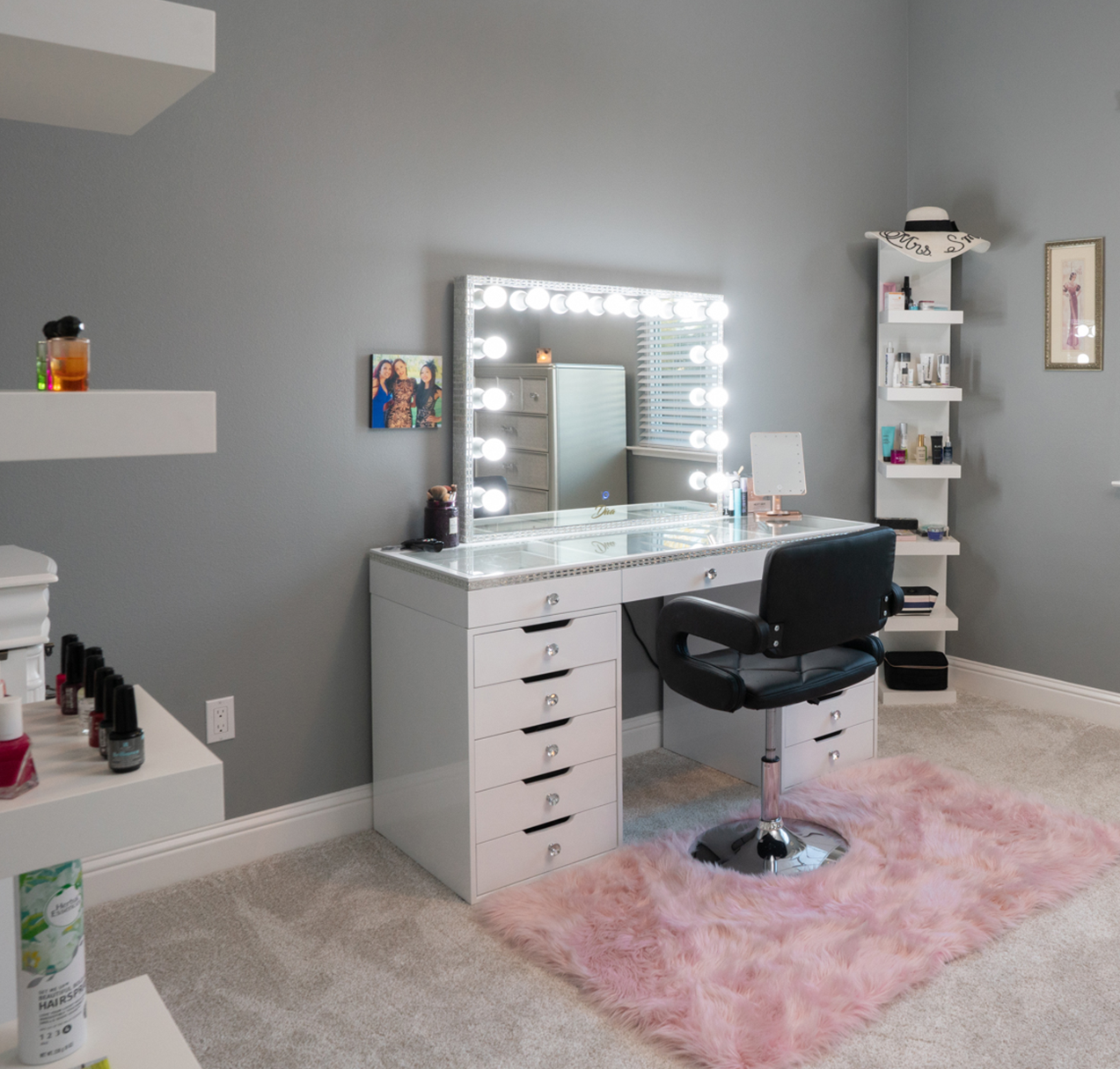 douglass-makeup-room